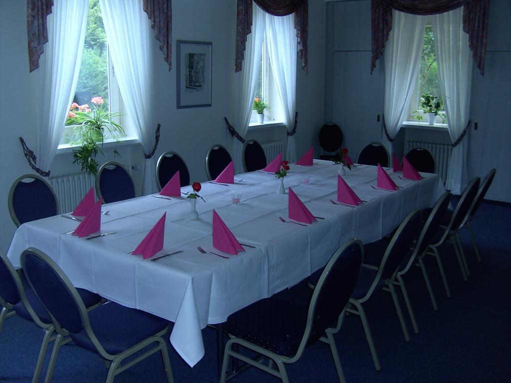 Schlosshotel Wilhelmsthal Calden Стая снимка
