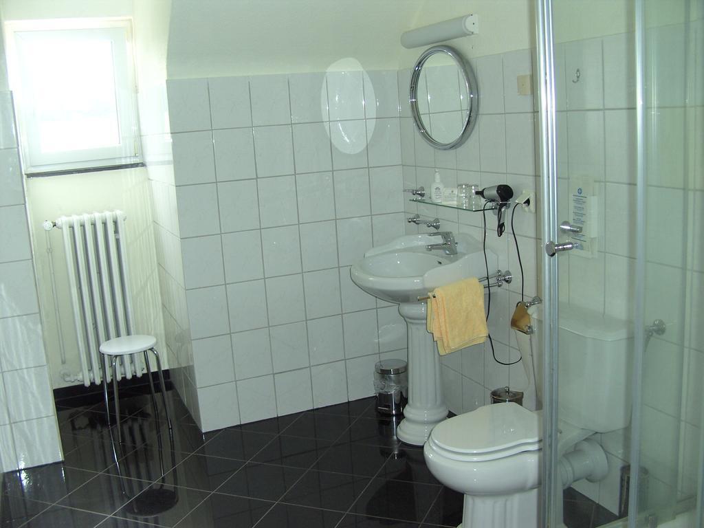 Schlosshotel Wilhelmsthal Calden Стая снимка