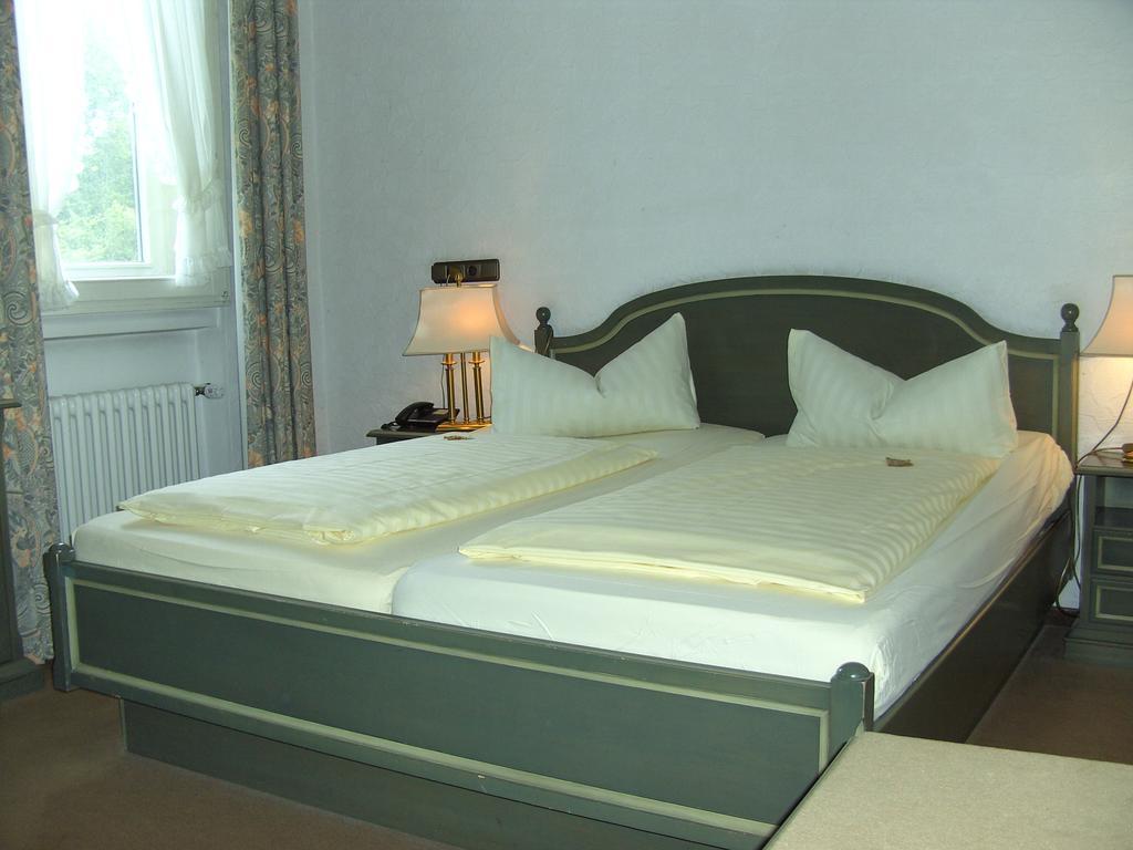 Schlosshotel Wilhelmsthal Calden Стая снимка
